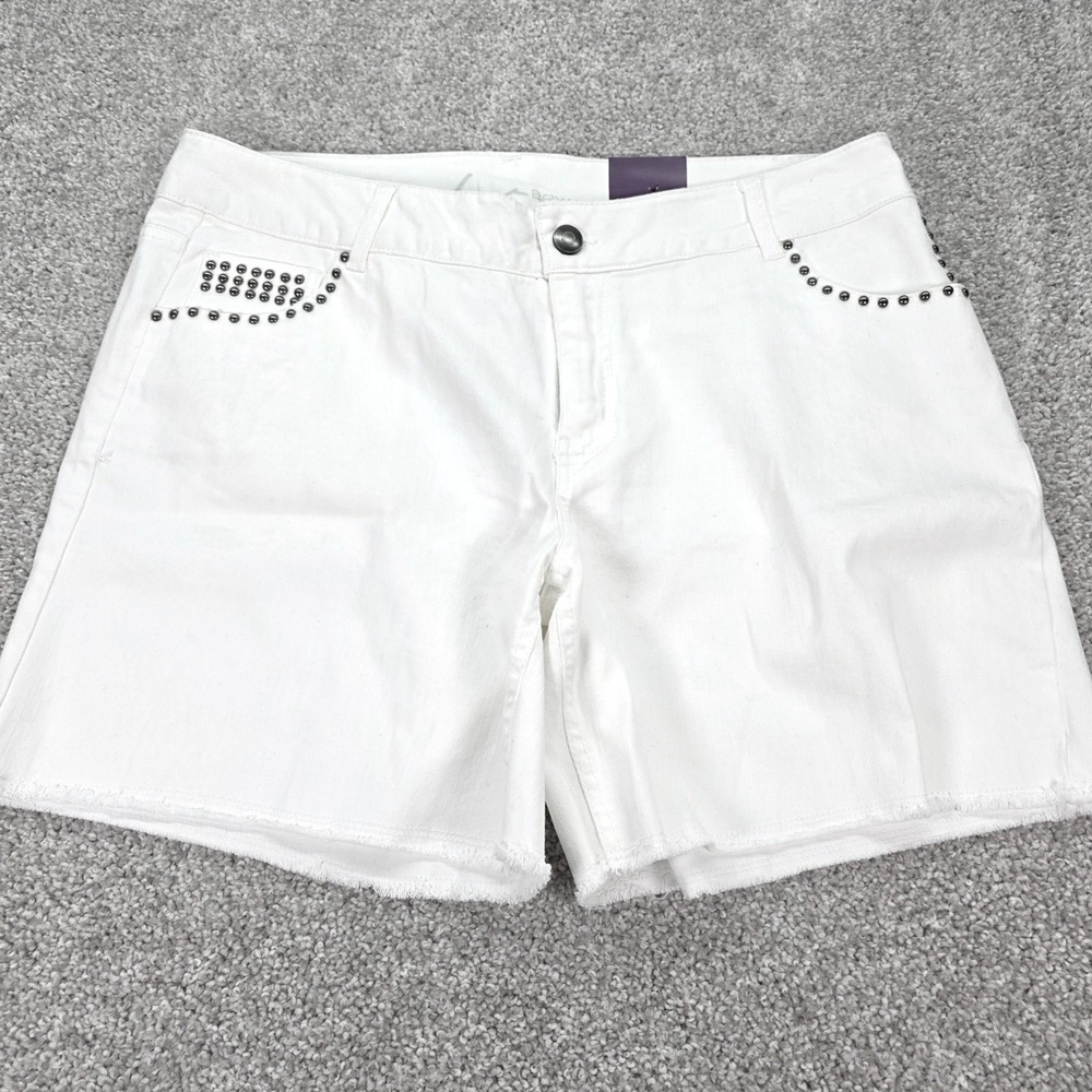 New Lane Bryant Weekend Short White Studded Denim Boyfriend Shorts Womens 18 NWT